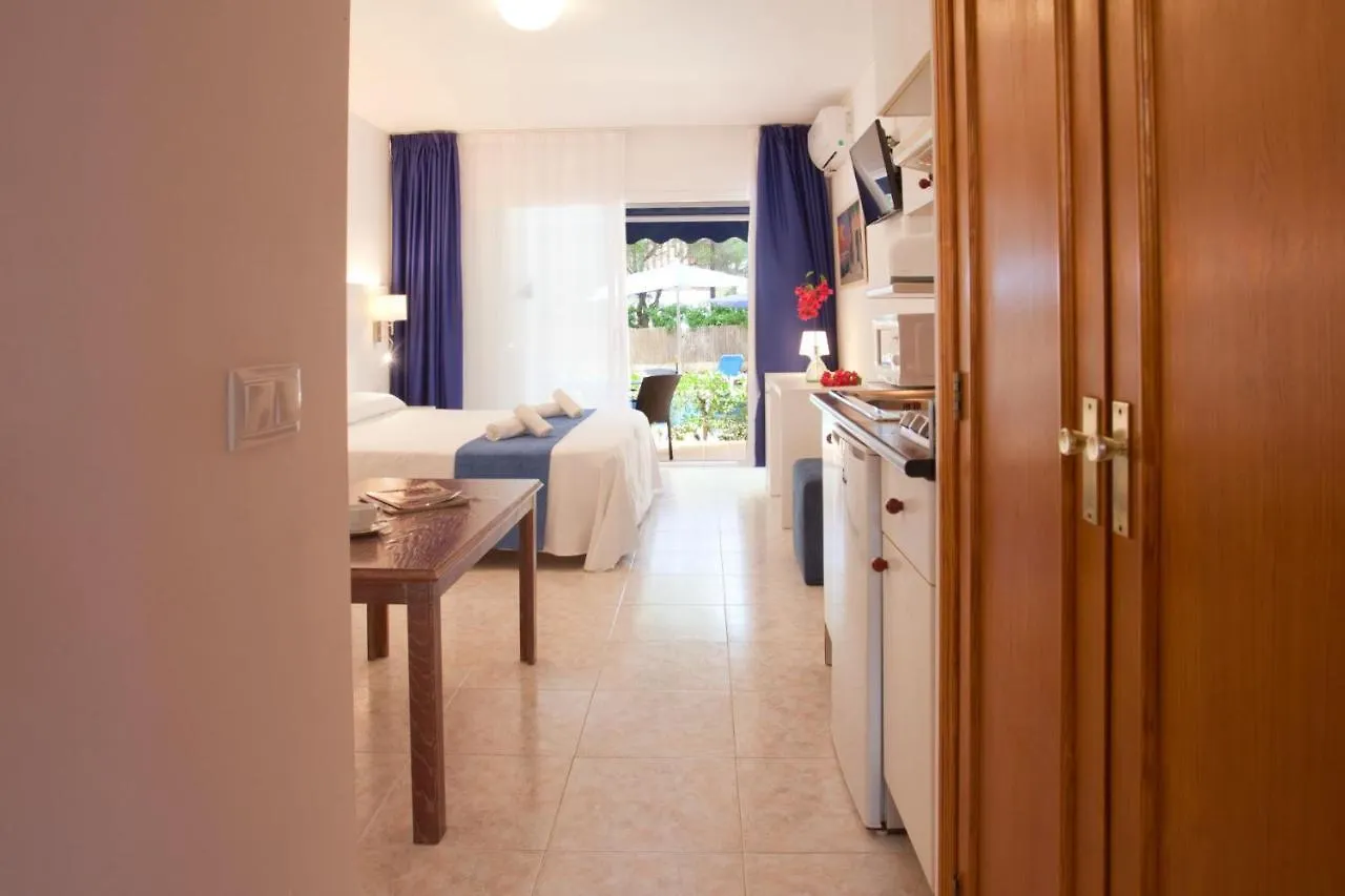 Apartamentos Cala Murada Minigolf Spain