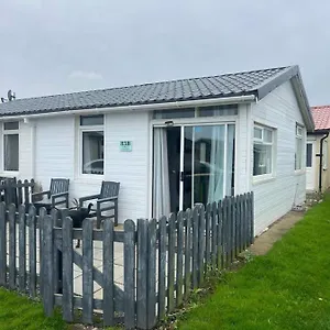  Chalet Stunning One Bed Modern & Contemporary United Kingdom