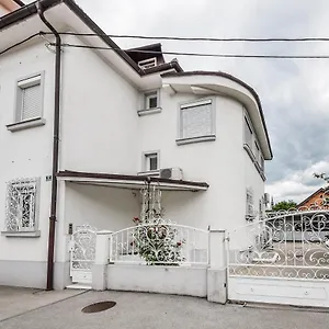  Apartment Kavon Slovenia